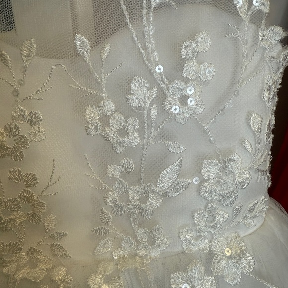 Ellie Gowns Size 4 White Floral Embroidered Bridesmaid Dress - Picture 2 of 6